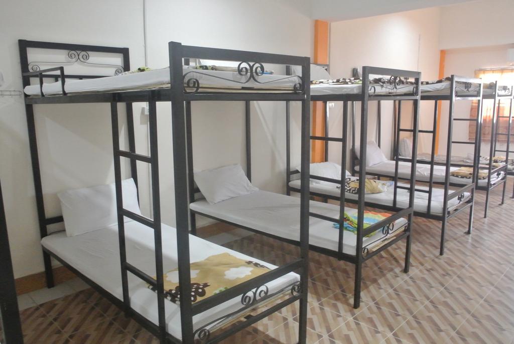Orange Backpacker Hostel В'єнтьян Номер фото