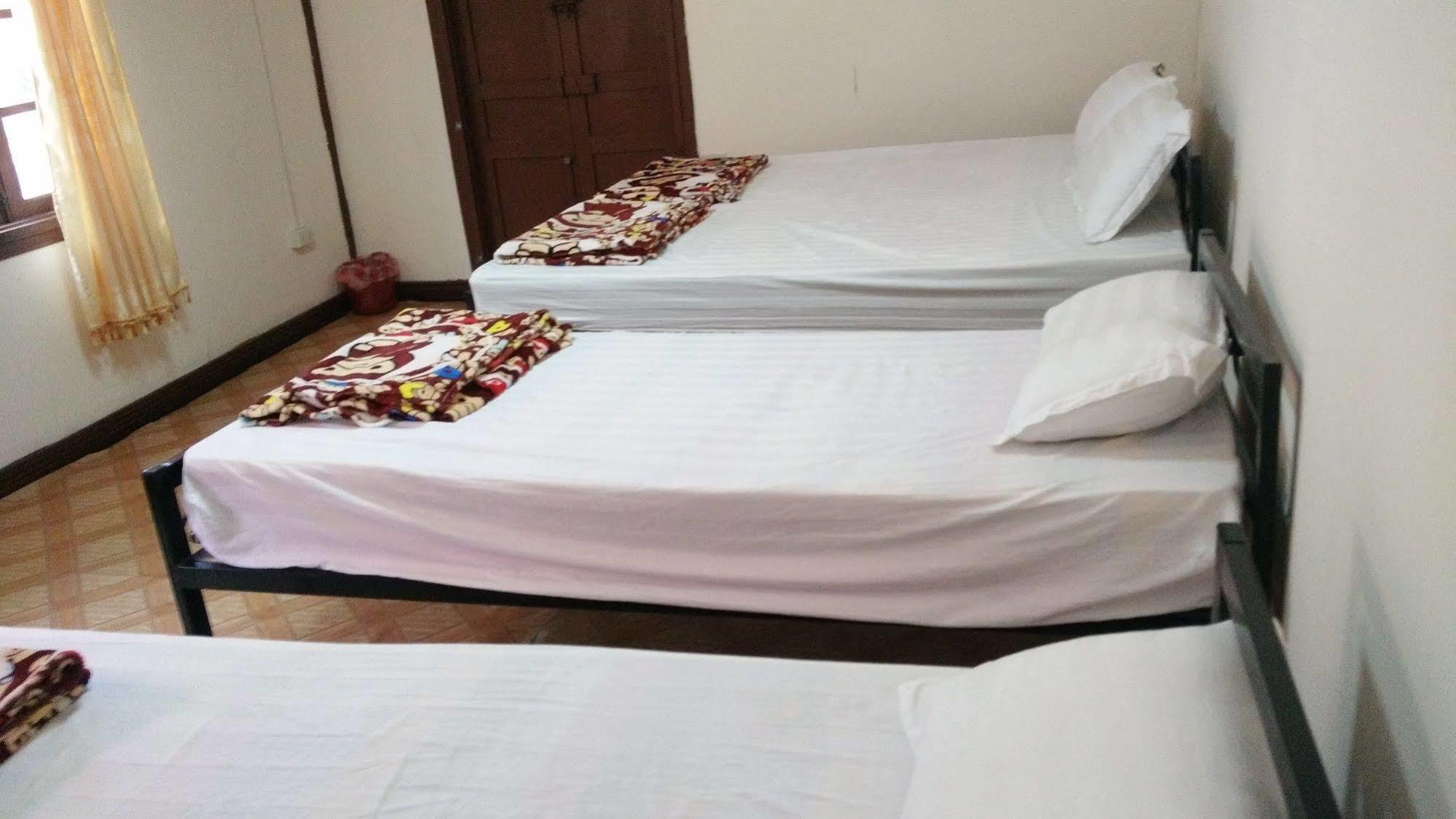 Orange Backpacker Hostel В'єнтьян Екстер'єр фото