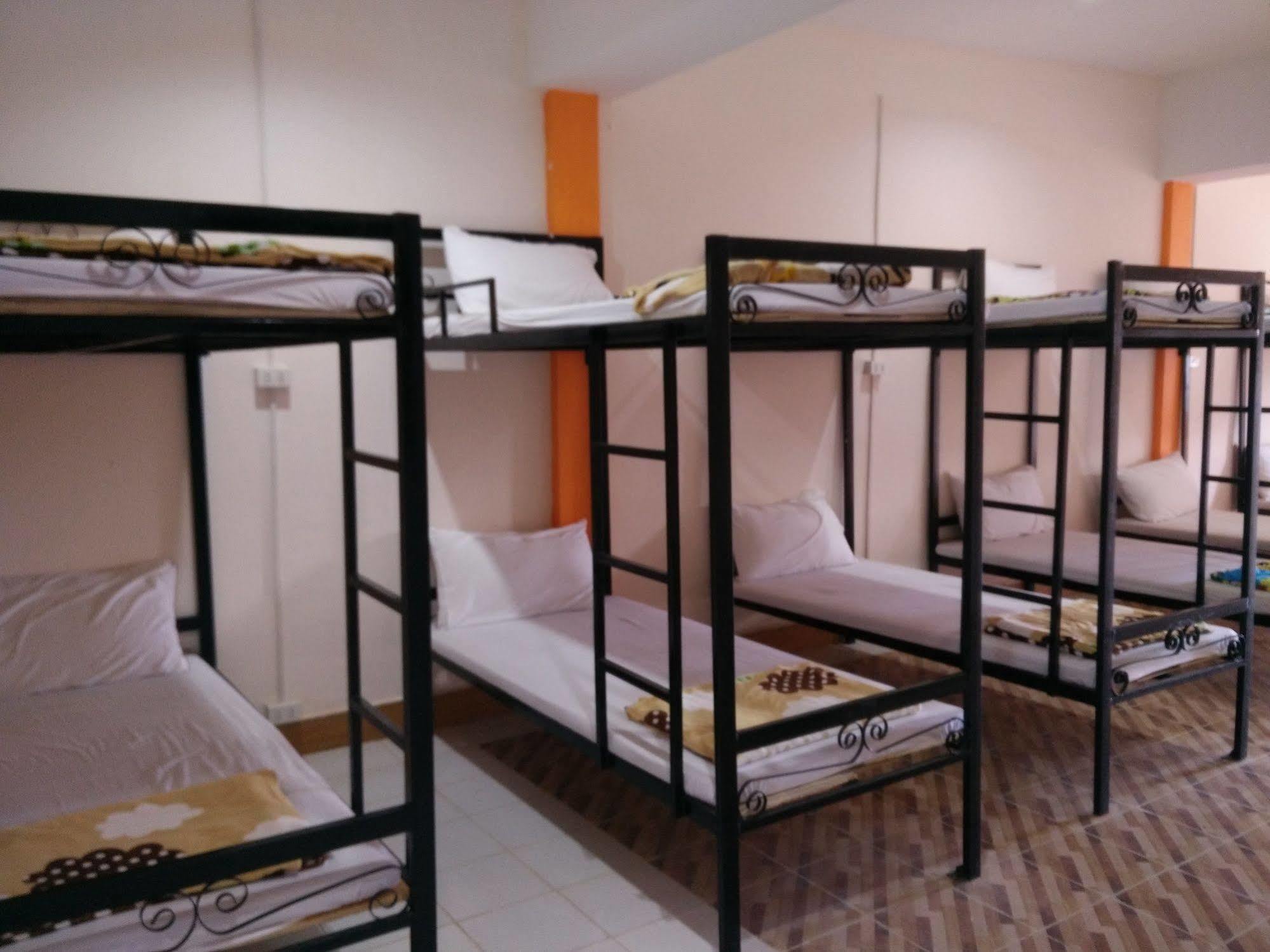 Orange Backpacker Hostel В'єнтьян Екстер'єр фото