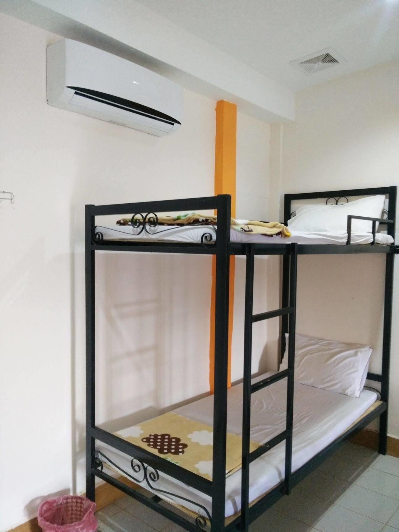 Orange Backpacker Hostel В'єнтьян Екстер'єр фото